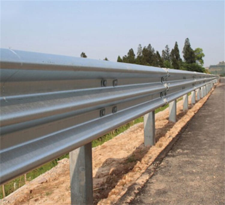 新型護欄板的產(chǎn)品優(yōu)點
                  