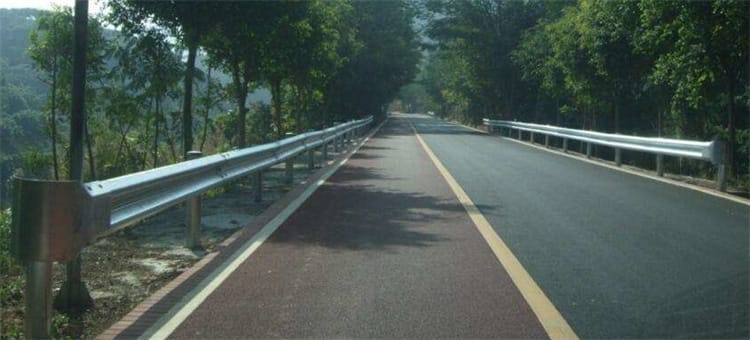 陜西安康絲網(wǎng)防護欄工程