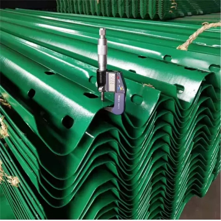 兩波波形護欄板