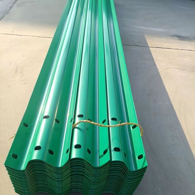 兩波波形護欄板