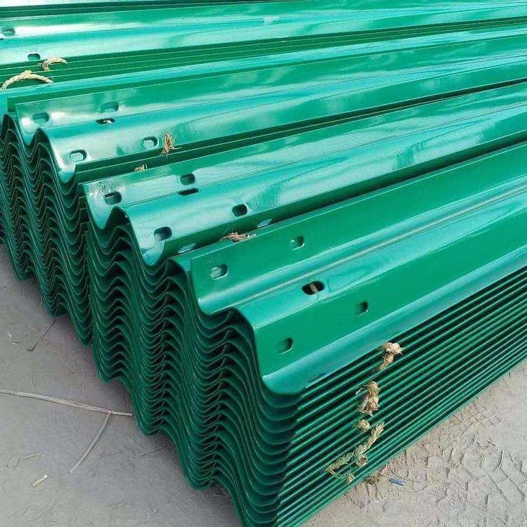 兩波波形護欄板