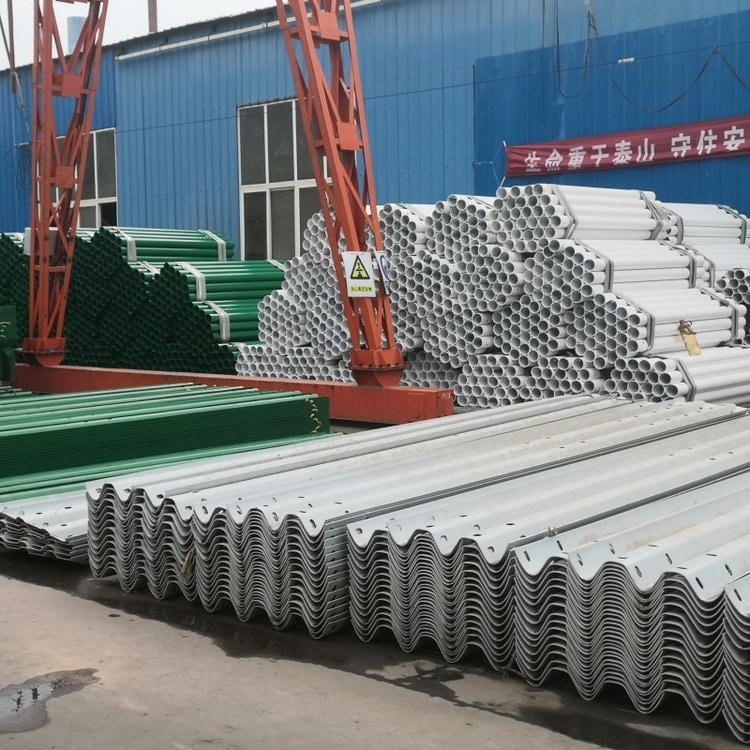 三波波形護欄板