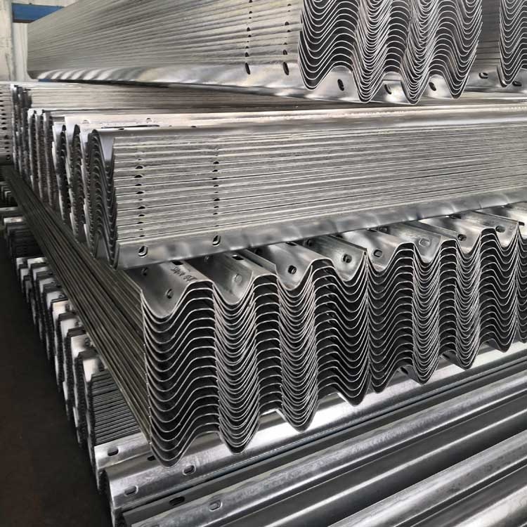 鍍鋅護(hù)欄板